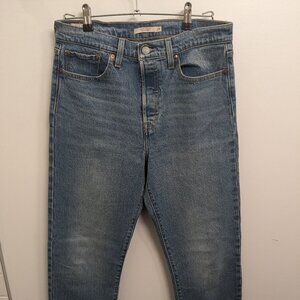 Barely worn Levi's Wedgie Straight Fit jeans
